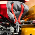 Длинногубцы изогнутые Mini, 130 мм, никелированные, авторазжим, двухкомпонентные рукоятки Matrix 14856