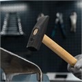 Молоток слесарный, 1000 г, квадратный боек, деревянная рукоятка 15451