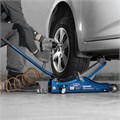 Домкрат гидравлический подкатной, 2т Low Profile, 80-380 мм, в пласт. кейсе Stels 17226
