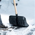 Лопата для уборки снега пластиковая, 360 х 405 х 1550 мм, деревянный черенок 1 сорт, Россия, Сибртех 18677