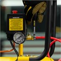 Компрессор воздушный BCI3000-T/200, ременный привод , 3.0 кВт, 200 литров, 530 л/мин Denzel 23836