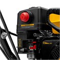 Бензиновая снегоуборочная машина SB 560 LP, 212 cc, электростартер, фара Denzel 24950