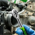 Ключ-трещотка 1/4", 45 зубьев, с быстрым сбросом, матовый хром Сибртех 35558