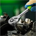 Ключ-трещотка 3/8", 45 зубьев, с быстрым сбросом, матовый хром Сибртех 35559