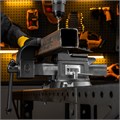 Тиски слесарные BVH-150, 150 мм, поворотные, стальная направляющая, с наковальней //Denzel 39128